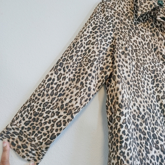 Lauren Ralph Lauren Animal Print Button Up Blouse Sz M Contemporary Classic - Picture 3 of 8